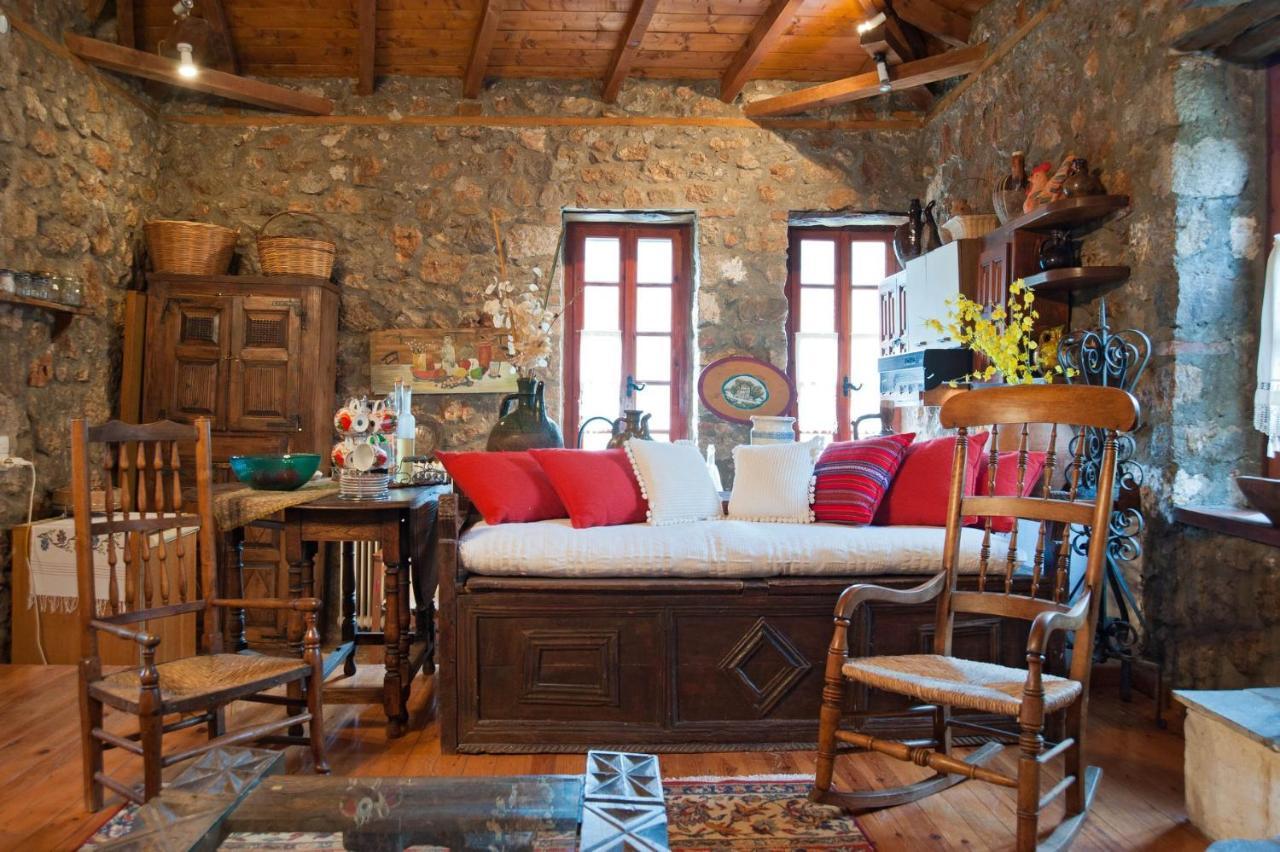 Villa Mariolata Stone House Lílaia Esterno foto