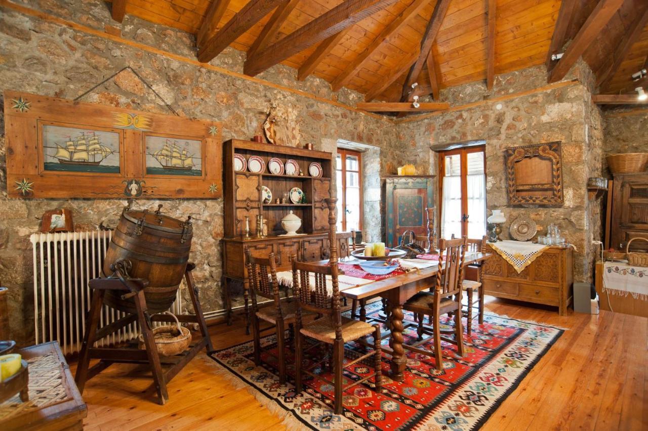 Villa Mariolata Stone House Lílaia Esterno foto