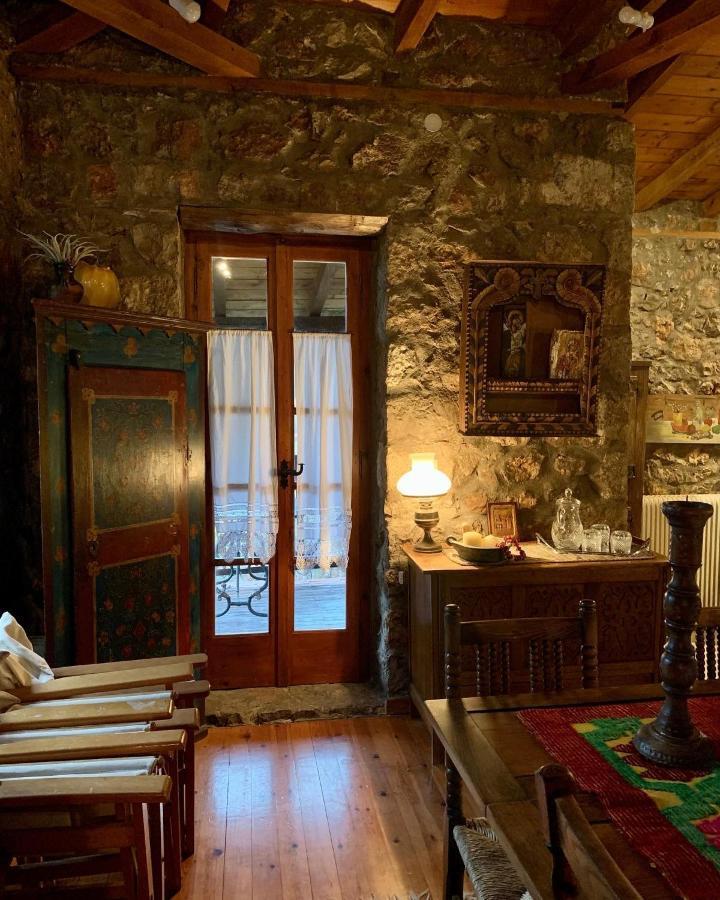 Villa Mariolata Stone House Lílaia Esterno foto